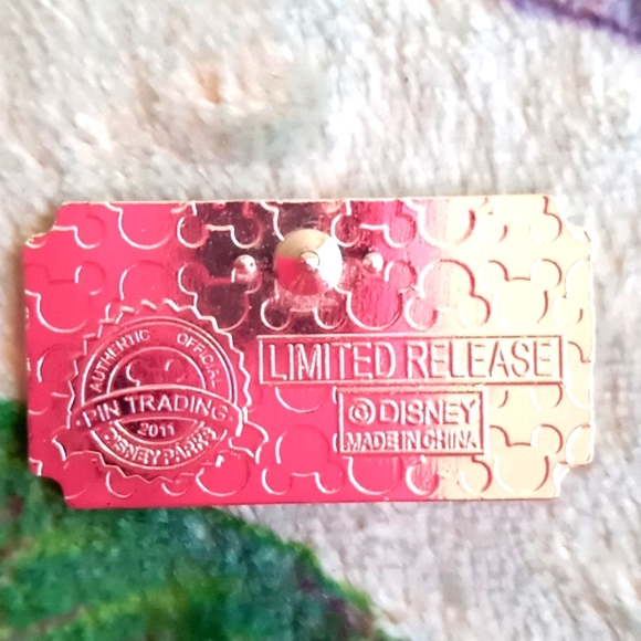 DISNEY JACK SKELETON TICKET PIN - Picture 3 of 7